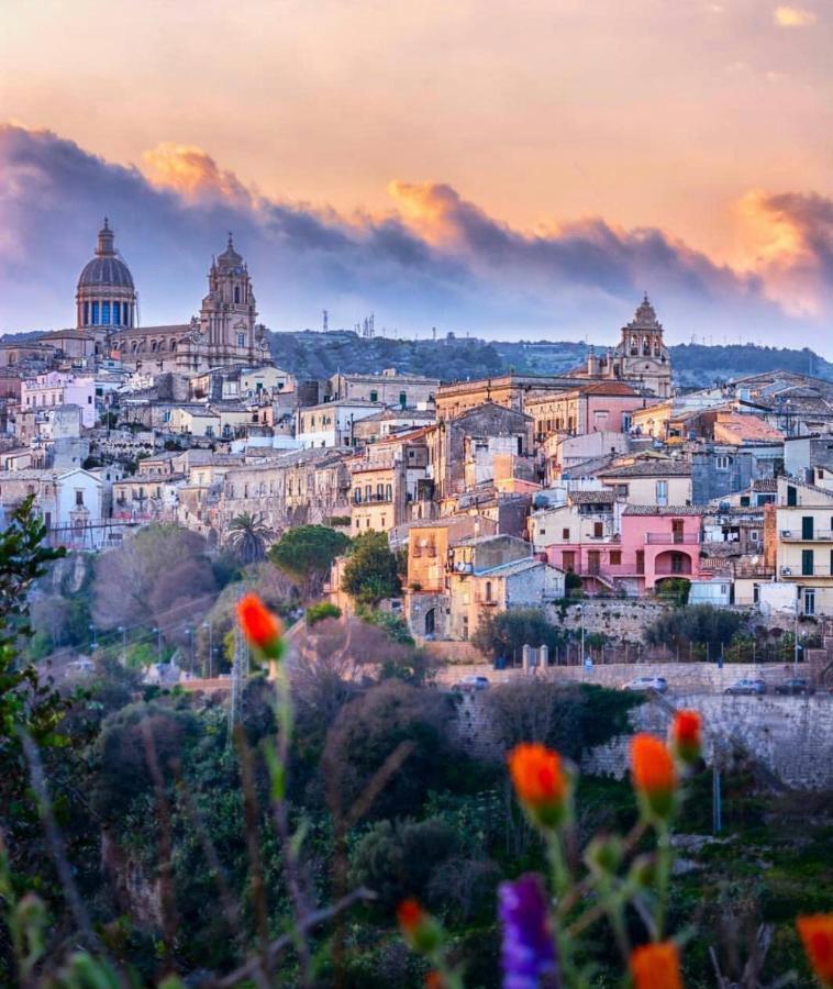 Da Cleo-Nel Cuore Del Barocco Siciliano Ragusa Eksteriør billede